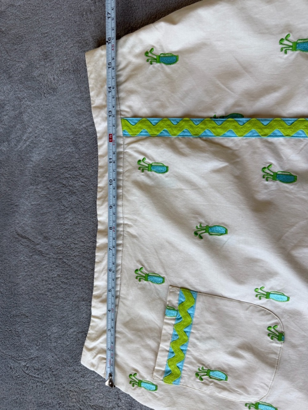 Lilly Pulitzer Cream Skirt with Green Embroidered Golf Motif - Picture 5 of 6